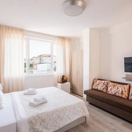 فندق Boutique Wellness Ambrosia تشيرنوموريتس
