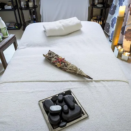 Boutique Wellness Ambrosia فندق تشيرنوموريتس